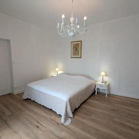 L De La Petillerie Apartment